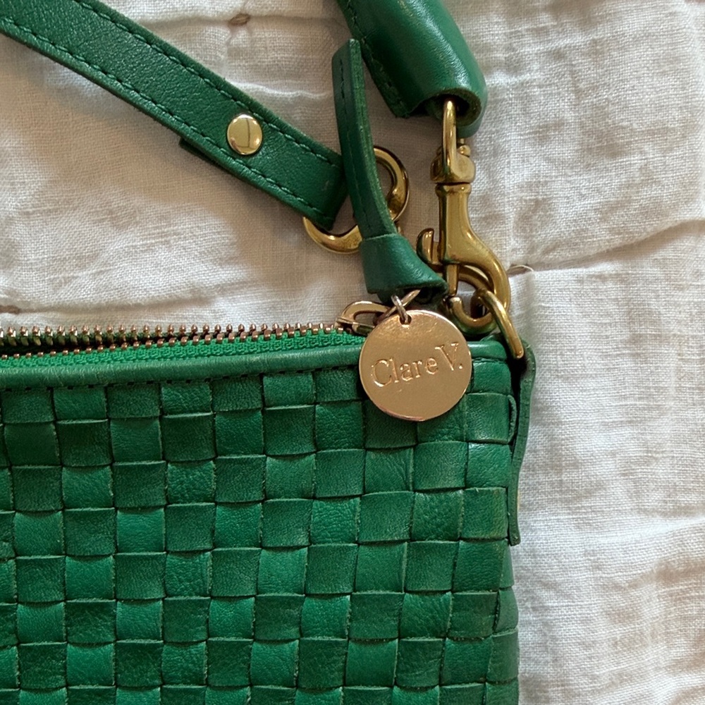 Green Woven Shoulder Bag - Stylish Everyday Carry - Picture 2 of 11